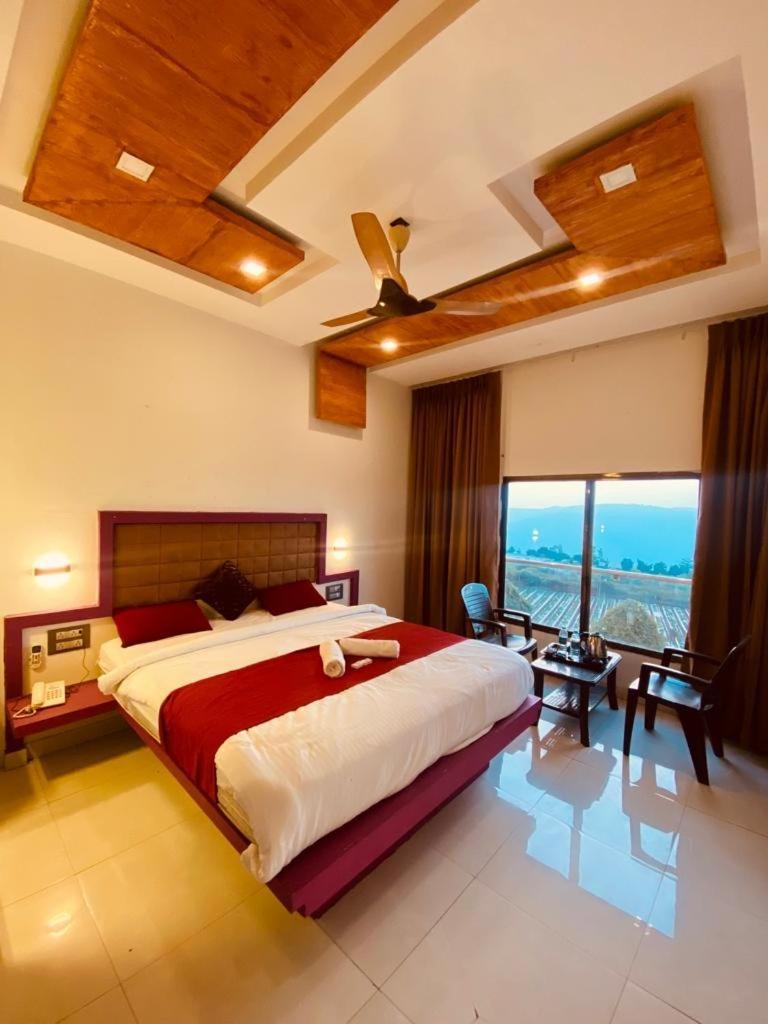 Hollywood Palace Resort بانتشجانى المظهر الخارجي الصورة